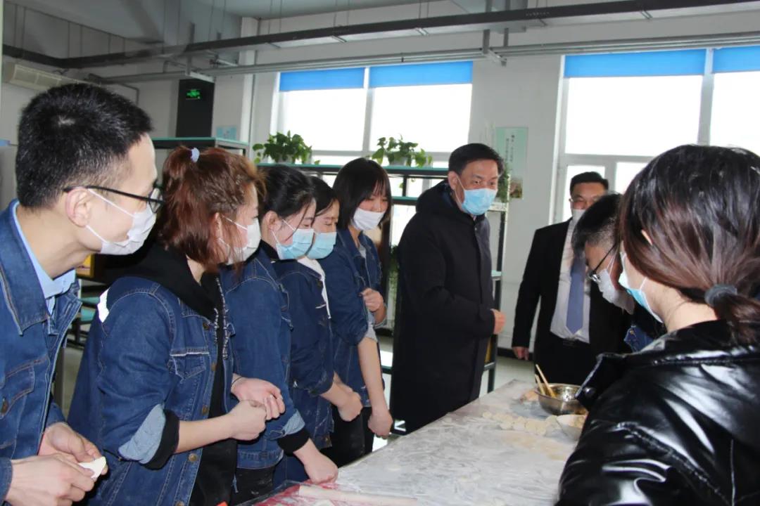 1615187547299680.jpg q6.jpg